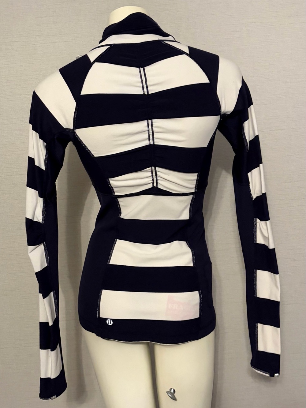 Size 4 lululemon athletica Striped 1/4-Zip Long Sleeve Reversible Top - Picture 6 of 8